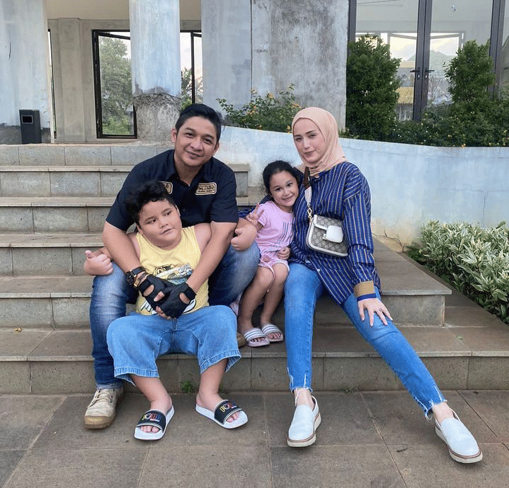 pasha ungu (instagram.com/pashaungu_vm)