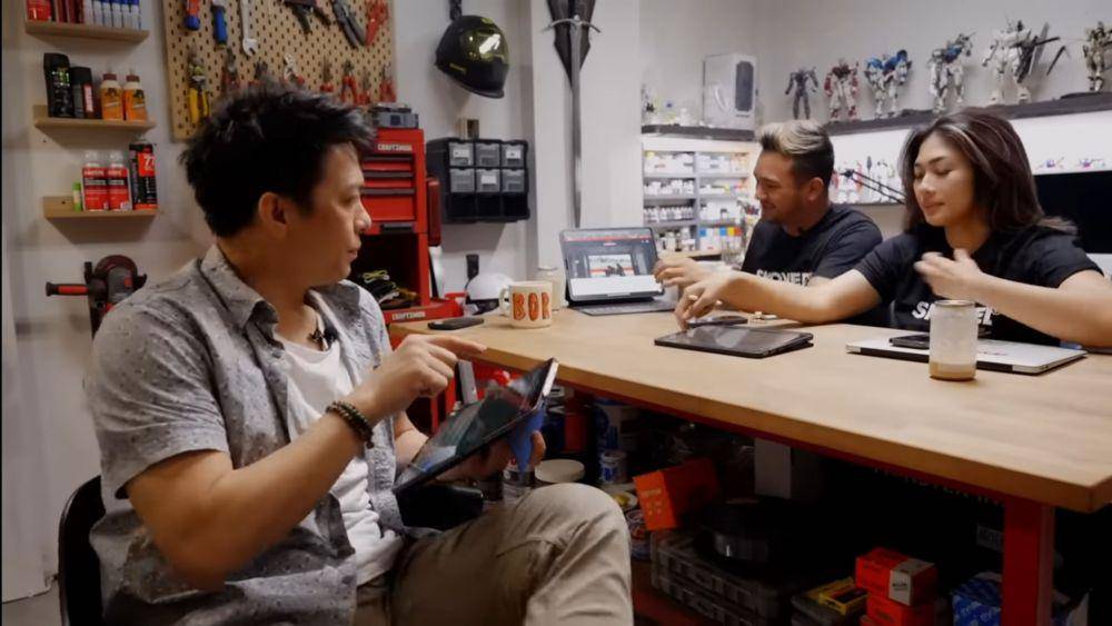Ariel Noah custom motor bersama Smoked Garage (dok.youtube.com/ArielNoahChannel)
