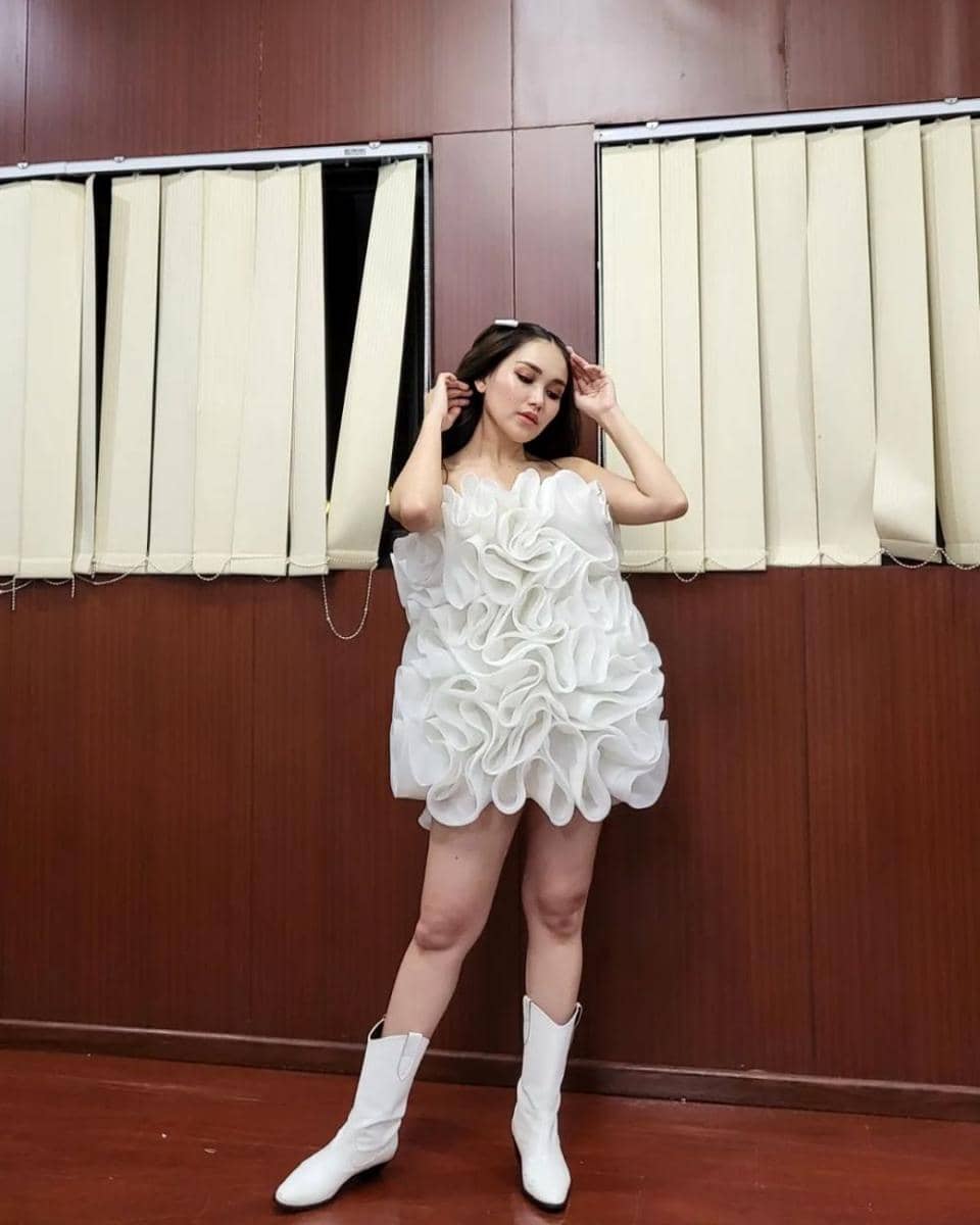 10 Gaya OOTD Ala Ayu Ting Ting, Eonni Korea Banget (instagram.com/ayutingting92)