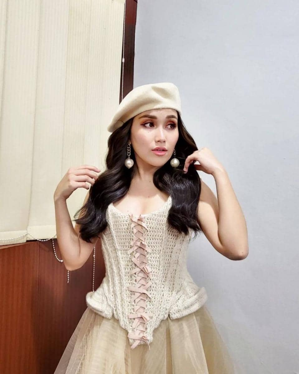 10 Gaya OOTD Ala Ayu Ting Ting, Eonni Korea Banget (instagram.com/ayutingting92)