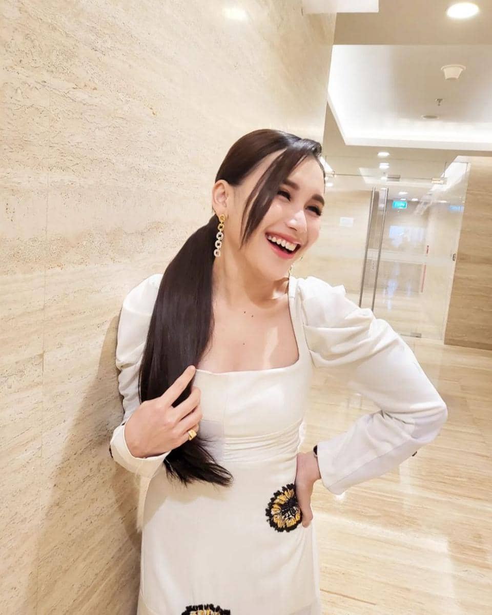 10 Gaya OOTD Ala Ayu Ting Ting, Eonni Korea Banget (instagram.com/ayutingting92)