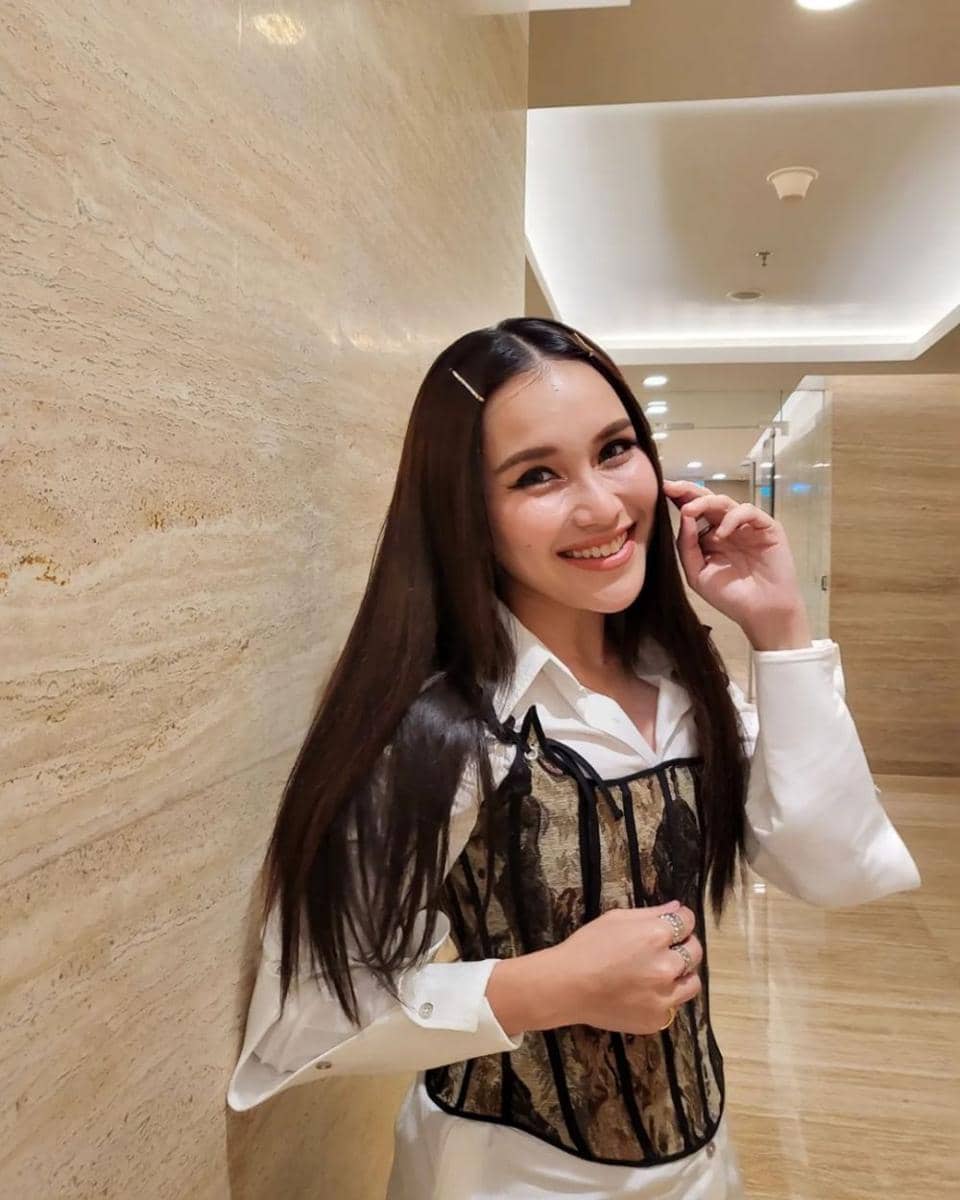 10 Gaya OOTD Ala Ayu Ting Ting, Eonni Korea Banget (instagram.com/ayutingting92)