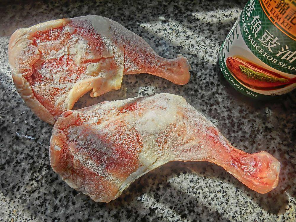 ilustrasi daging ayam beku (commons.wikimedia.org/U7daMihru)