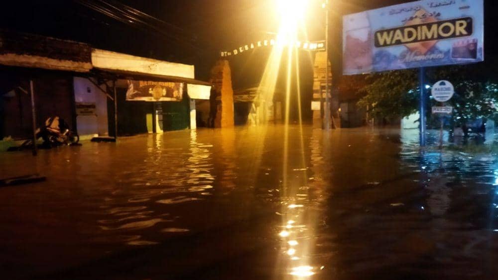 Hujan Deras Berhari-hari, Tanggul Sungai di Mojokerto Jebol
