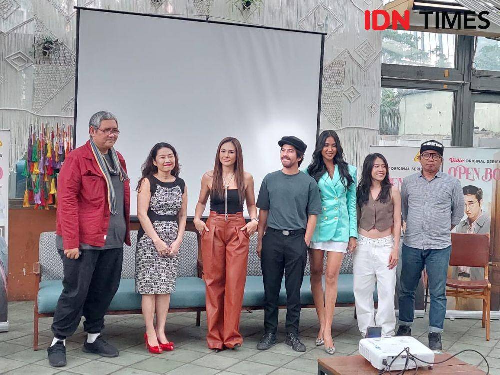 Sutradara dan cast series Open BO di kawasan SCBD, pada Jumat (10/2/2023) (Dok. IDN Times/Erfah Nanda)