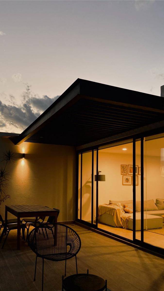ilustrasi set furnitur patio (unsplash.com/Yael Yañez)