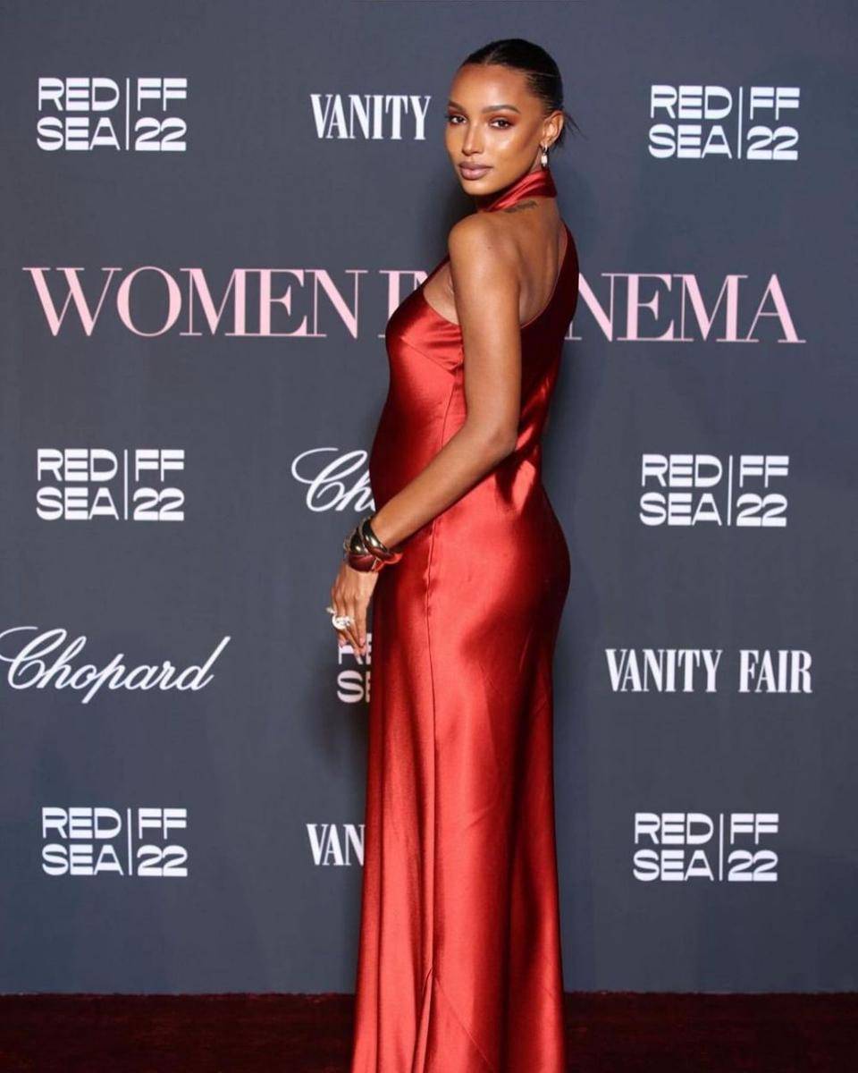 potret Jasmine Tookes (instagram.com/jastookes)