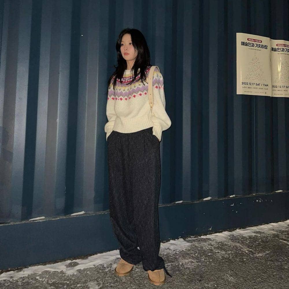 Mix and match outfit hitam ala Seulgi Red Velvet (instagram.com/hi_sseulgi)