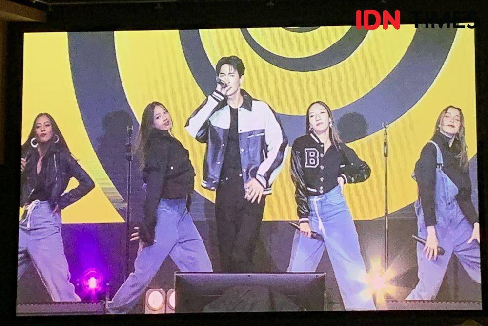 Fan Meeting Win Metawin di Kasablanka Hall, Jakarta pada Sabtu (11/2/2023) (IDN Times/Rafifa Shabira)