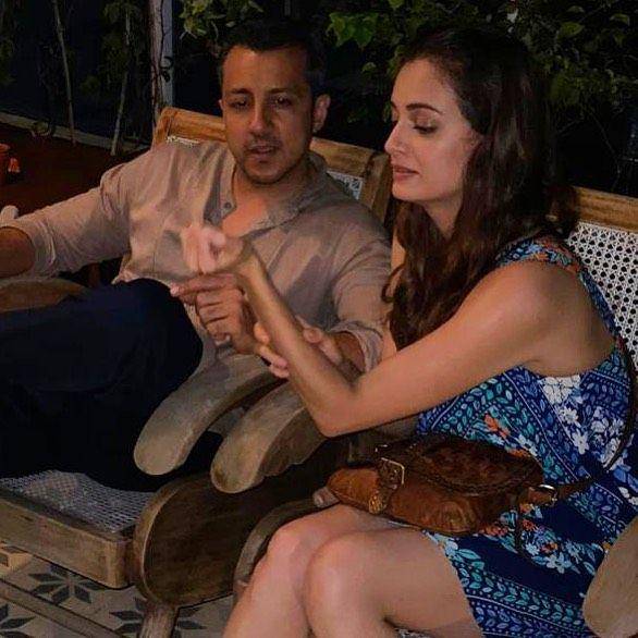 Dia Mirza dan suami (instagram.com/diamirzaofficial)