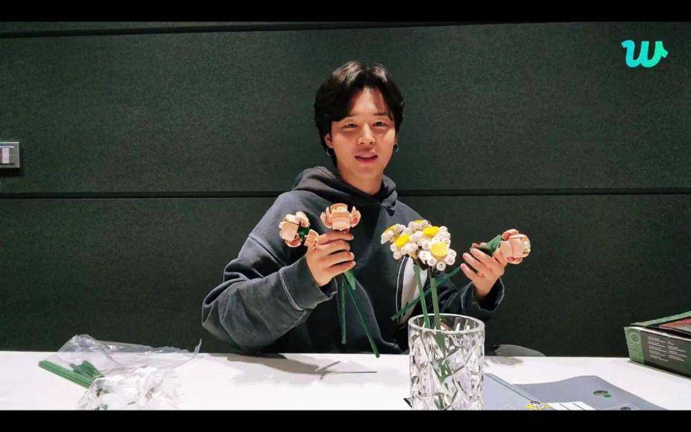 Jimin BTS di Weverse Live Jumat (10/2/2023) (dok. Weverse/BTS)