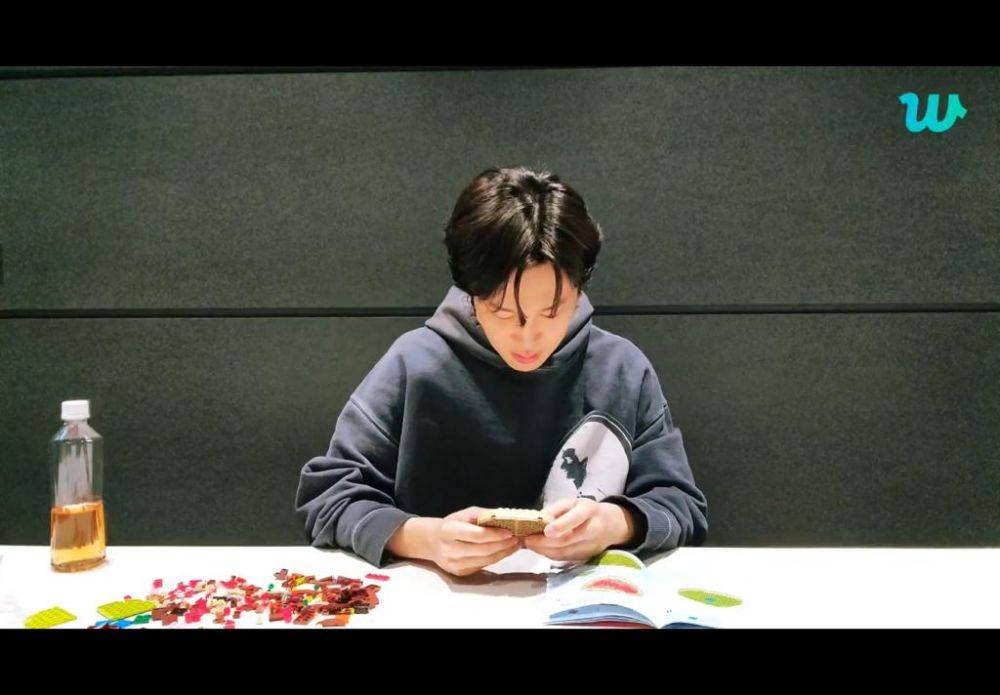 Jimin BTS di Weverse Live Jumat (10/2/2023) (dok. Weverse/BTS)