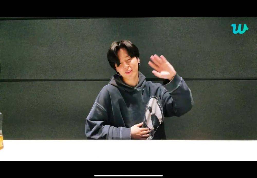 Jimin BTS di Weverse Live Jumat (10/2/2023) (dok. Weverse/BTS)