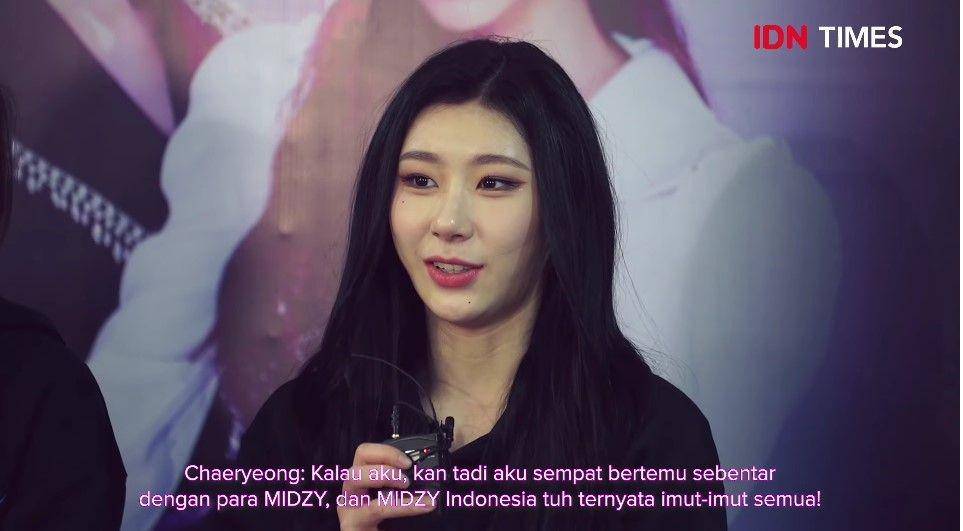 Chaeryeong ITZY pada saat interview bersama IDN Times (Dok. IDN Times/Gilang Pandutanaya)