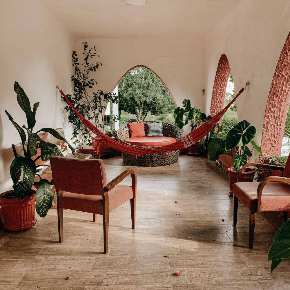 Balkon (unsplash.com/Jonathan Borba)