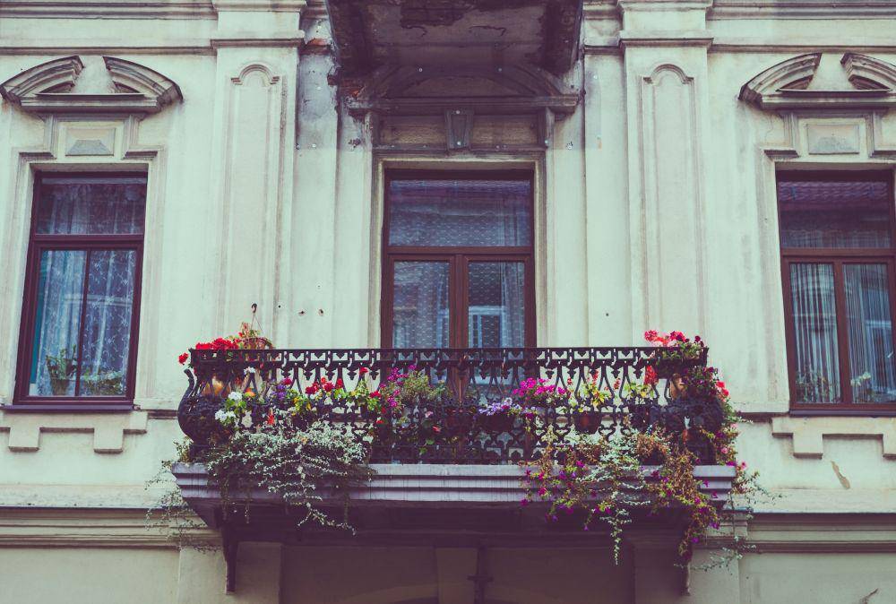 Balkon (pexels.com/Dom J)