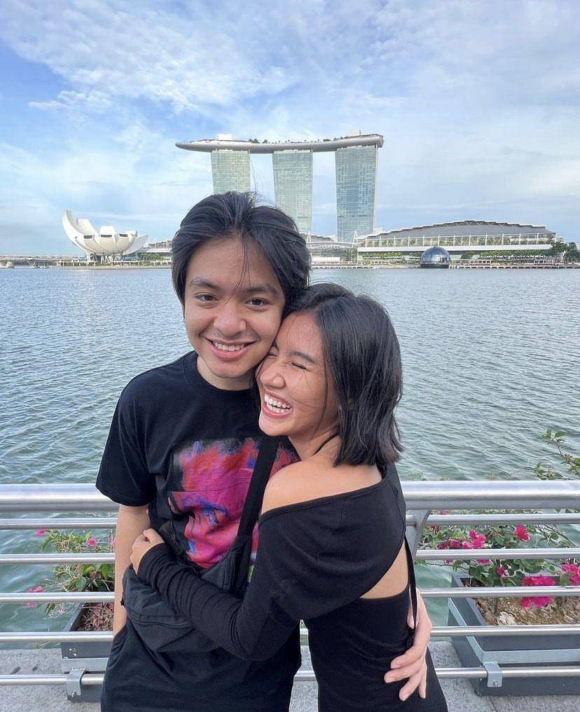 potret mesra Shenina dan Angga di singapura (instagram.com/shenacinnamon)
