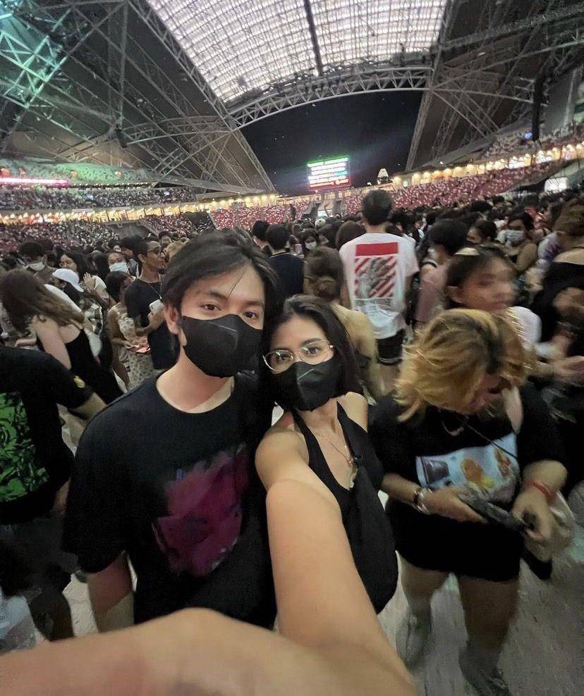 potret Shenina dan Angga nonton konser (instagram.com/shenacinnamon)