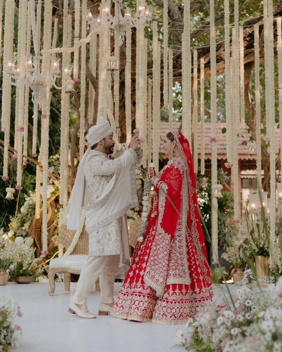 pernikahan Shivaleeka Oberoi (instagram.com/shivaleekaoberoi)