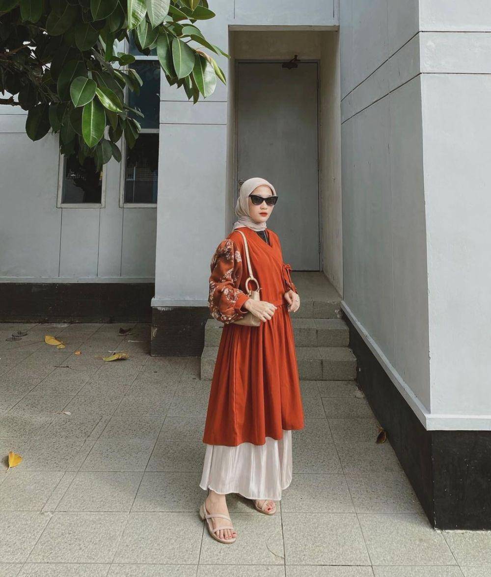 inspirasi outfit terracotta (instagram.com/cutindahsundari)