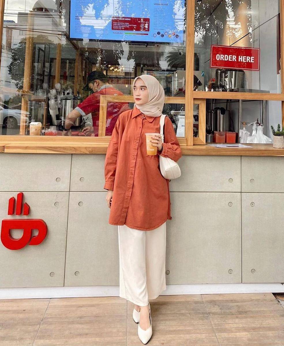 inspirasi outfit terracotta (instagram.com/cutindahsundari)