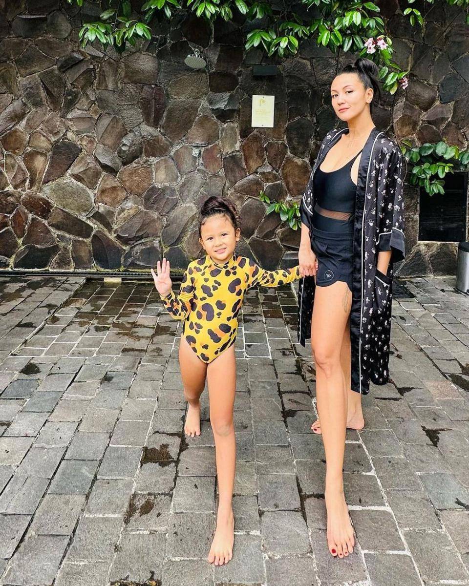 potret Sharena Delon dan keluarga saat liburan di Bandung (instagram.com/mrssharena)