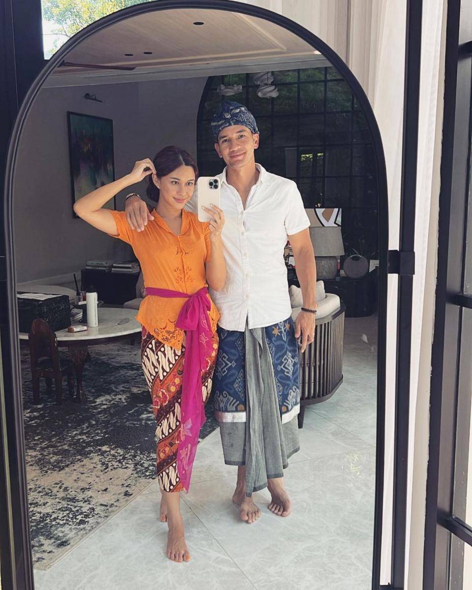 Kebaya Bali ala figur publik (instagram.com/nanamirdad_)