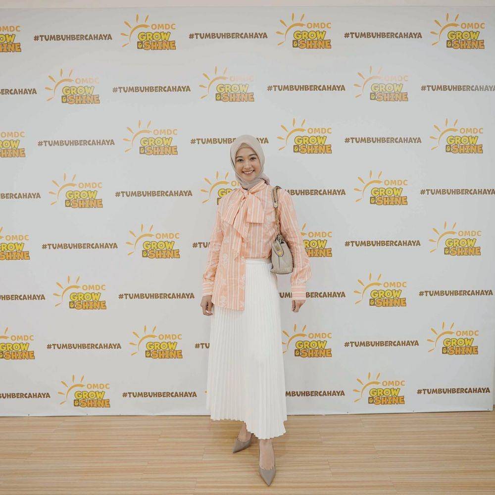 OOTD kondangan hijab ala Poppy Bunga (instagram.com/poppybungariphat)