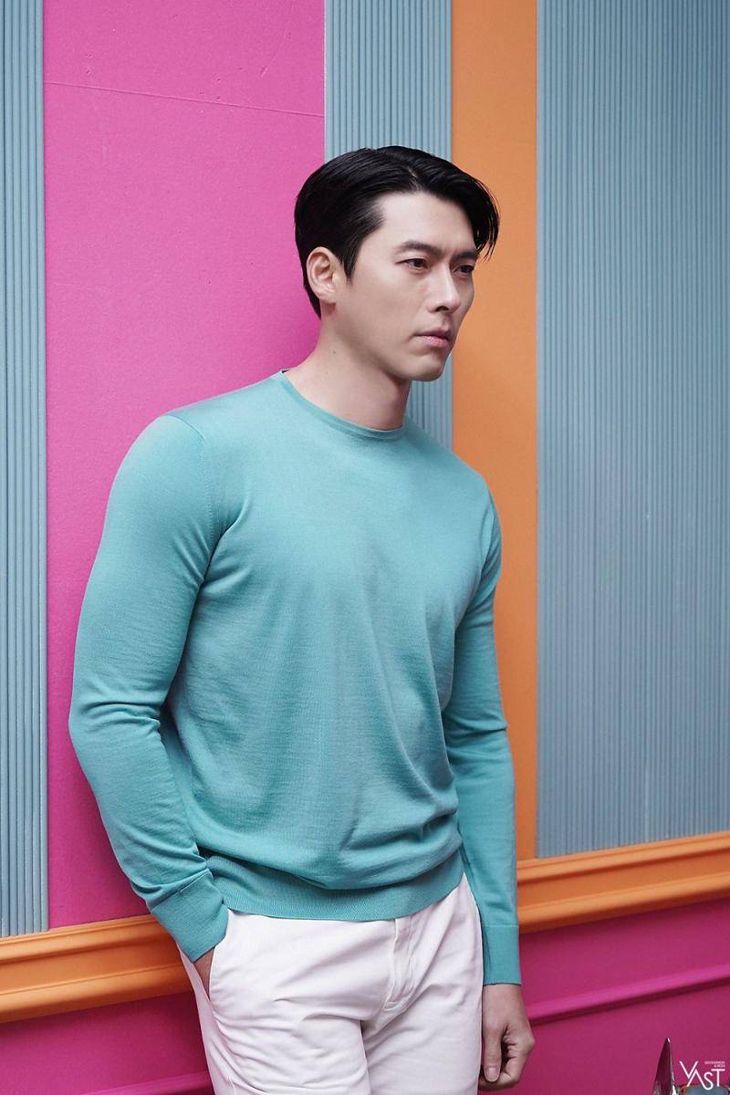 OOTD warna cerah ala Hyun Bin (dok. VAST Entertainment)