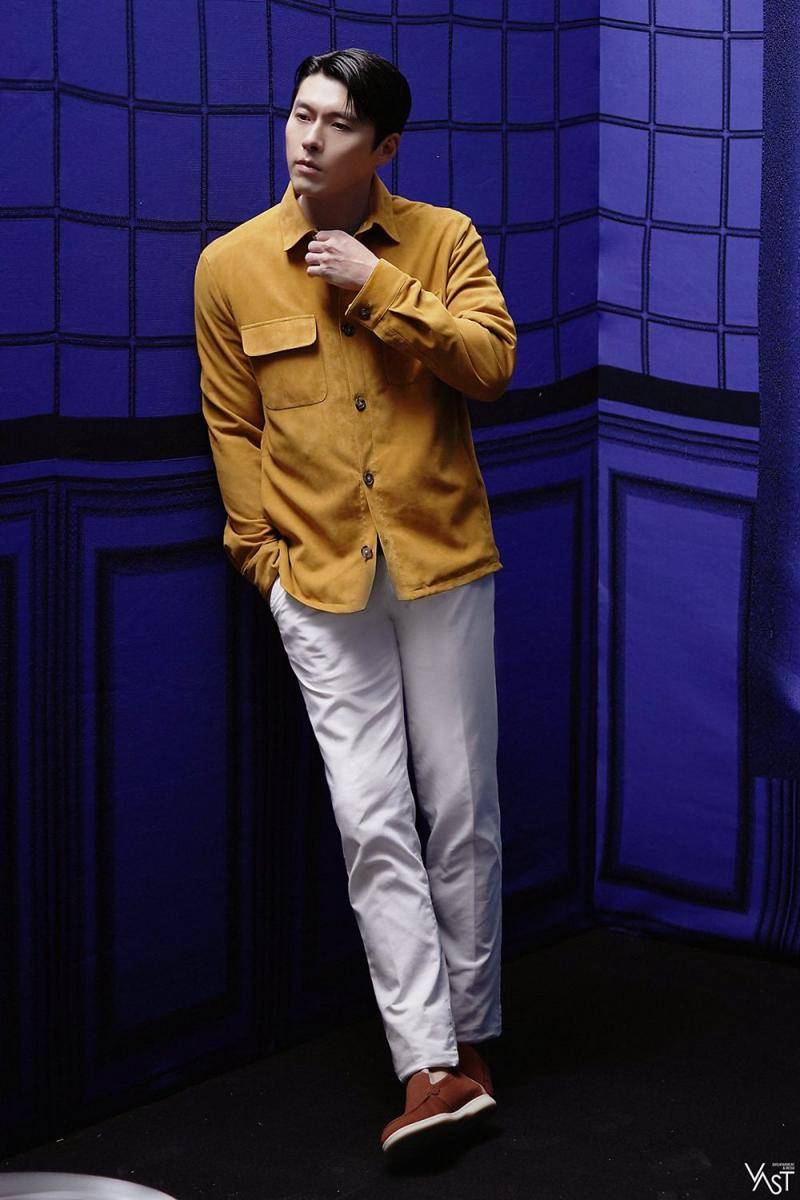 OOTD warna cerah ala Hyun Bin (dok. VAST Entertainment)