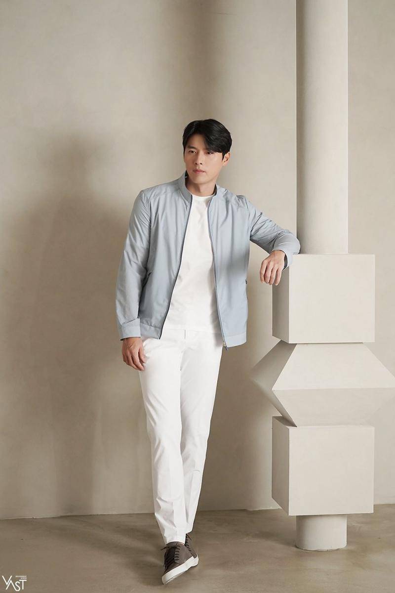 OOTD warna cerah ala Hyun Bin (dok. VAST Entertainment)