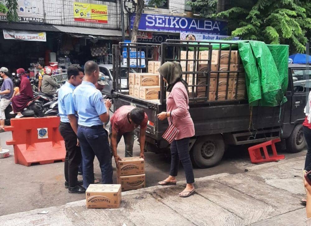Surabaya Digelontor 23 Ribu Minyakita untuk Stabilkan Harga