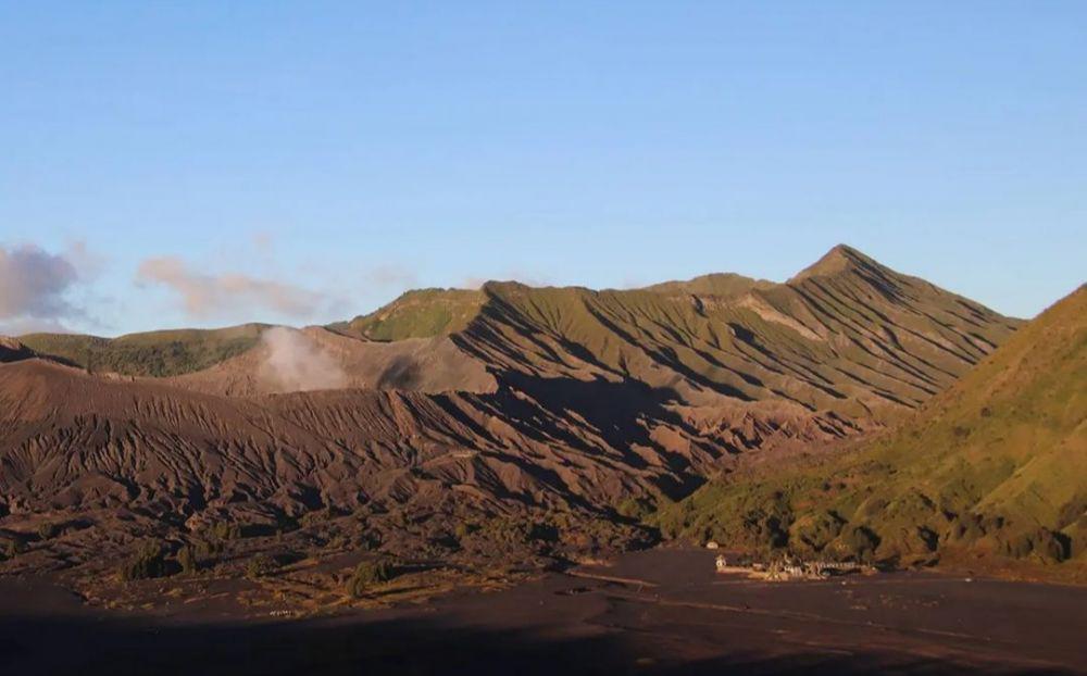 Dear Wisatawan, Aktivitas Kawah Bromo Meningkat