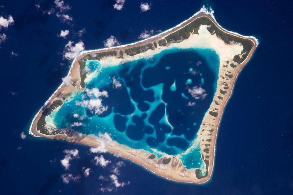 5 Fakta Pulau Atol, Cincin Terumbu Karang di Tengah Laut