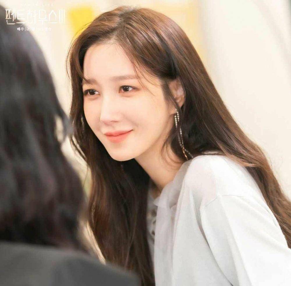 Lee Ji Ah di drama Penthouse (instagram.com/sbsdrama.official)