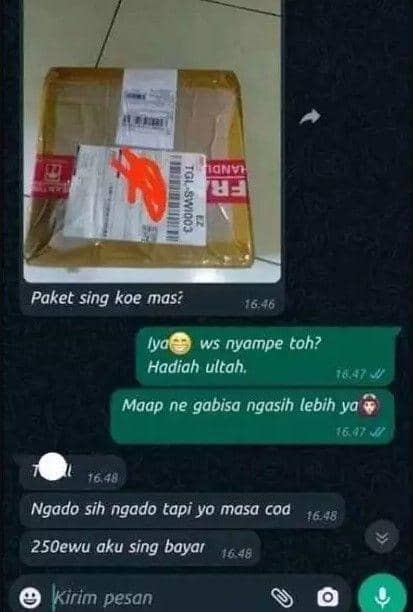 chat kasih hadiah ke pacar (instagram.com/candaan.receh)