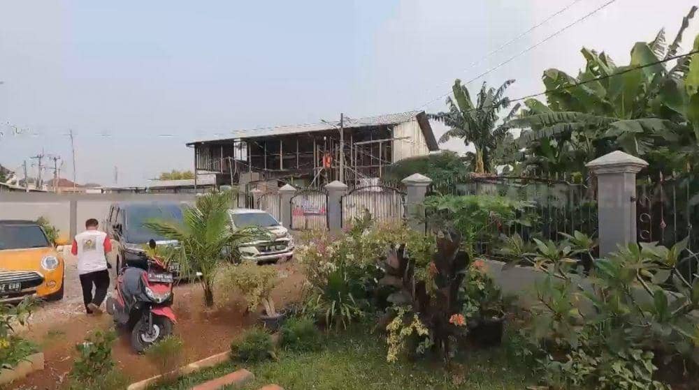 Ayah Ojak berkebun (YouTube.com/ TRANS7 OFFICIAL)