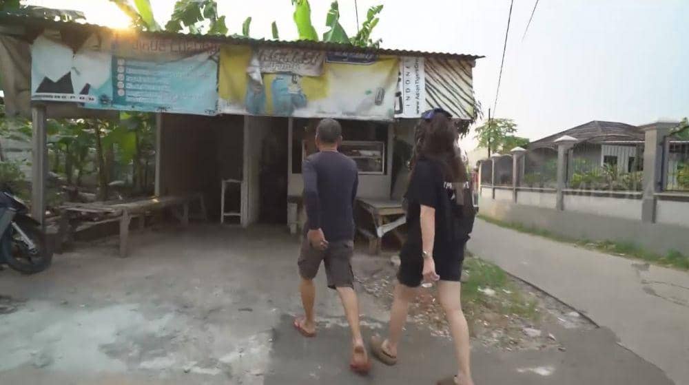 Ayah Ojak berkebun (YouTube.com/ TRANS7 OFFICIAL)