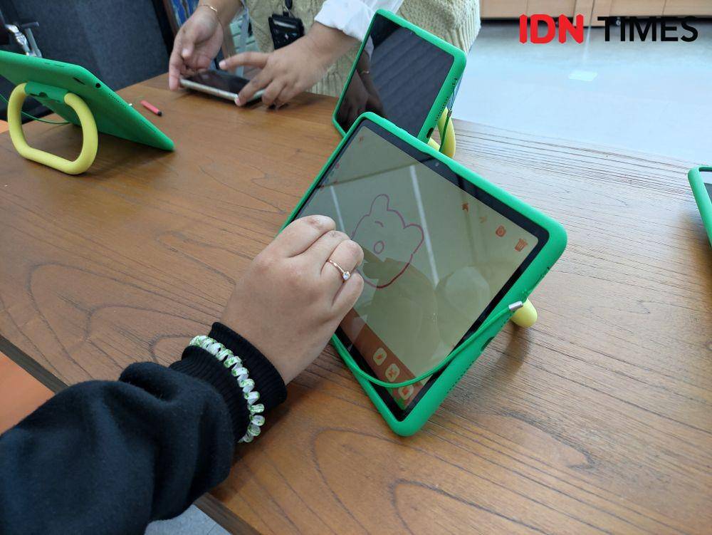 Huawei MatePad SE Kids Edition (IDN Times/Alfonsus Adi Putra)