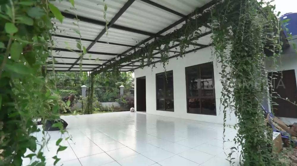 Ayah Ojak berkebun (YouTube.com/ TRANS7 OFFICIAL)