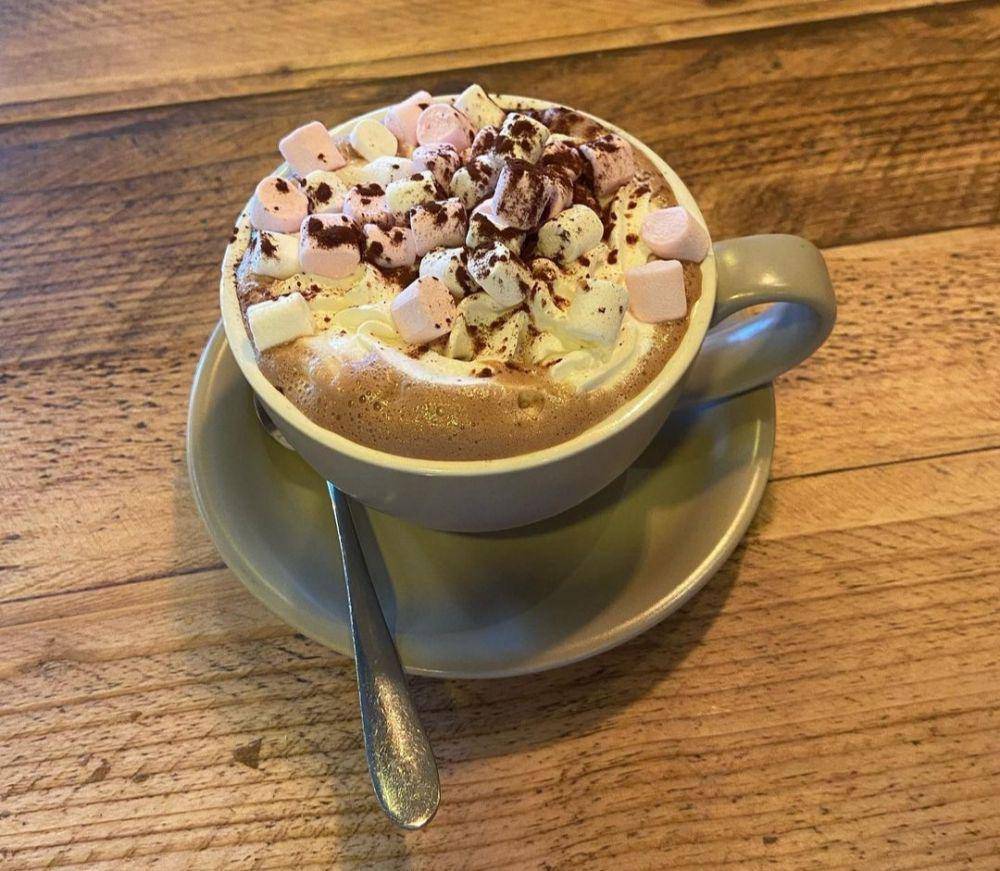 hot chocolate (instagram.com/coeliacgrace)