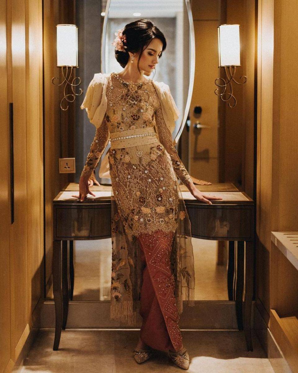 Inspirasi gaya kebaya ala desainer Surya Abduh (instagram.com/suryaabduh)