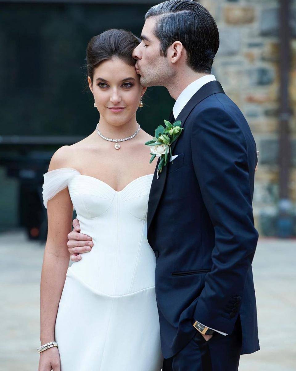 Alaia Baldwin dan Andrew Aronow saat menikah (instagram.com/alaiabaldwin)