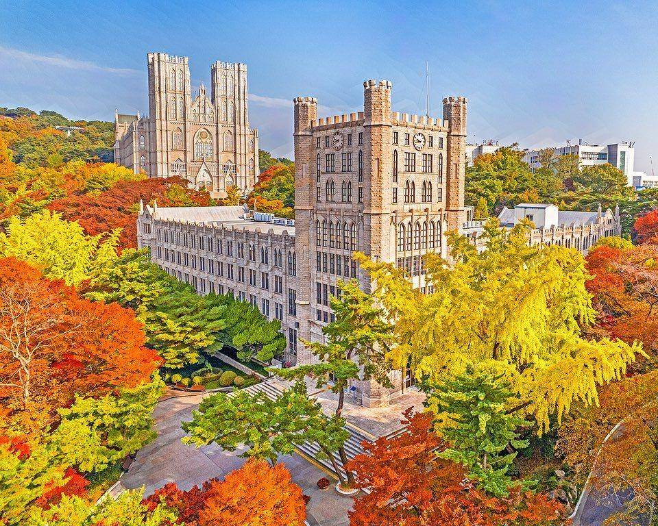 Kyung Hee University (instagram.com/kyunghee_university)