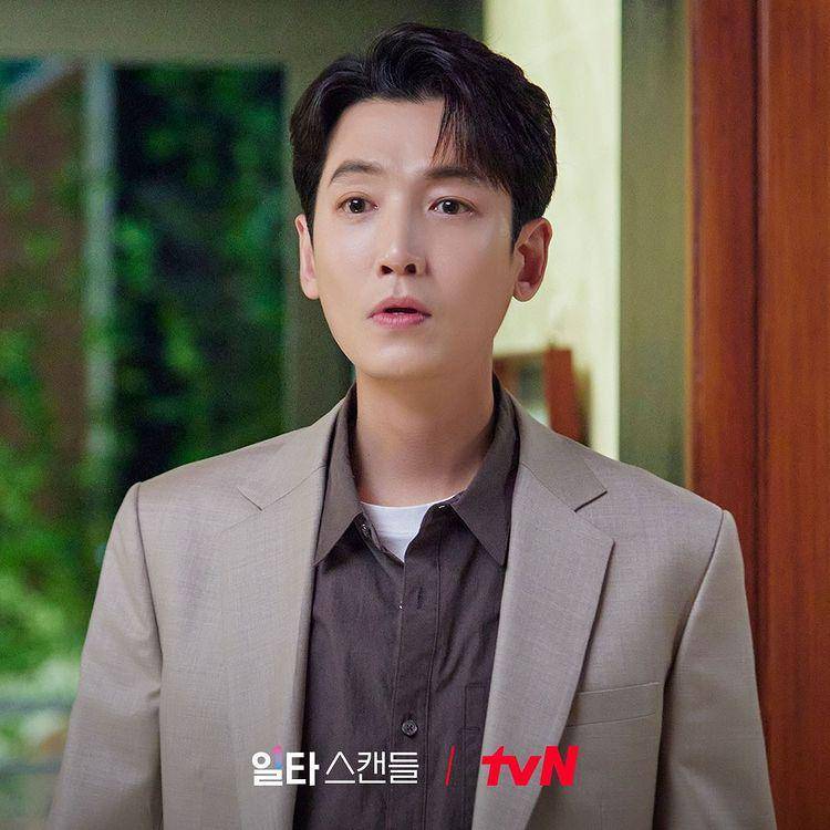 Jung Kyoung Ho di drama Crash Course in Romance (instagram.com/tvn_drama)