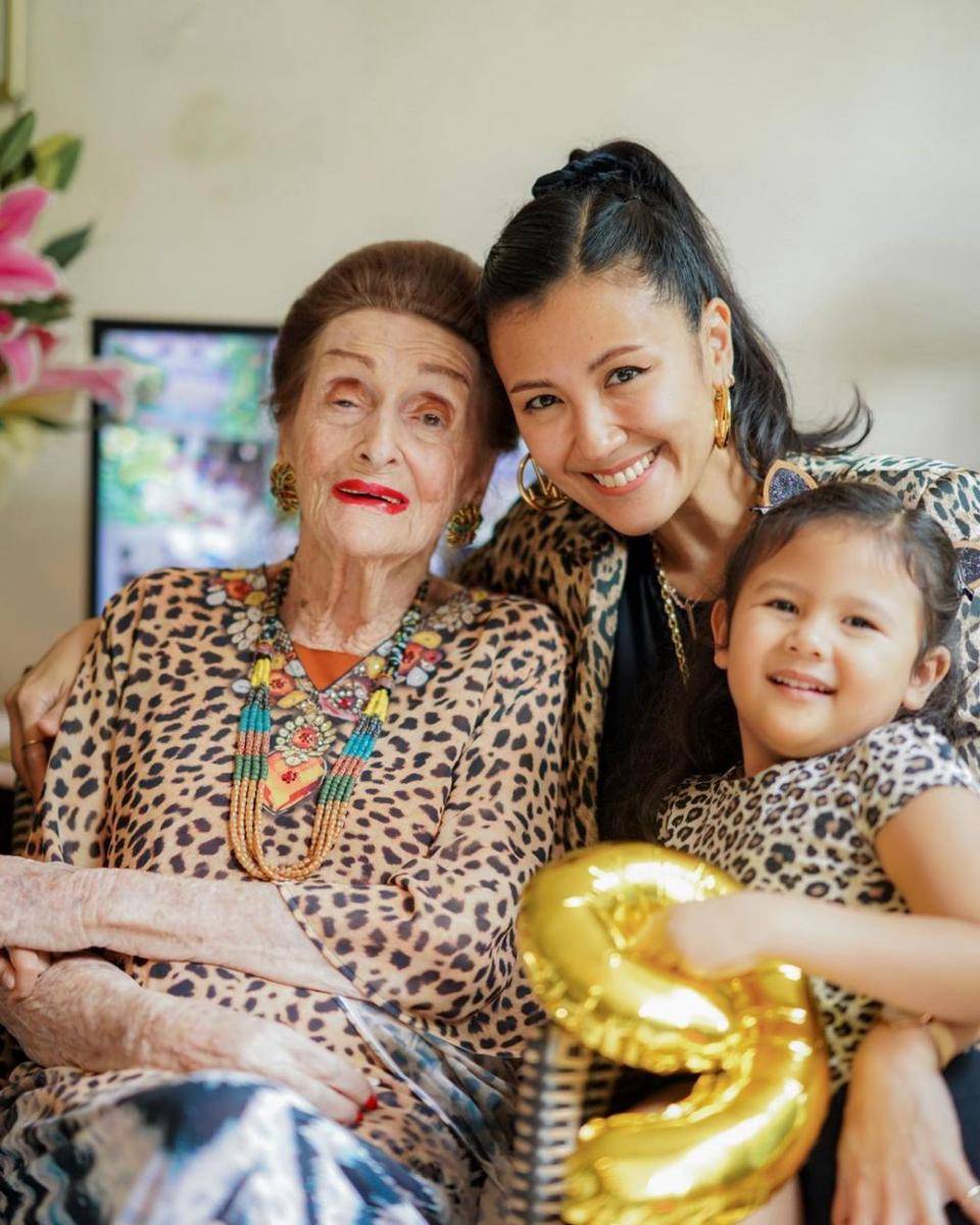potret ulang tahun oma Sharena Delon (instagram.com/mrssharena)