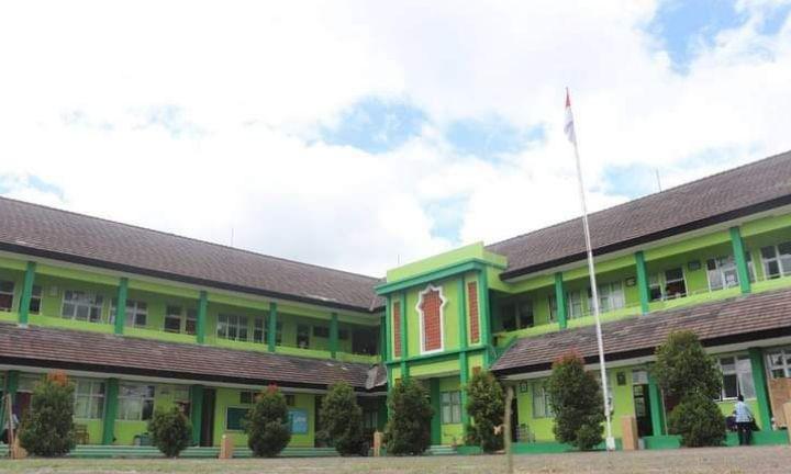 Tiga Sekolah Terbaik di NTB, Kepala Sekolah Beberkan Rahasianya!