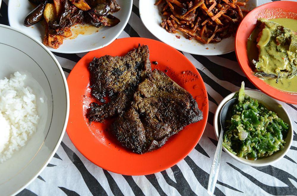 5 Lauk Kering yang Bisa Jadi Stok Makanan, Gak Mudah Basi