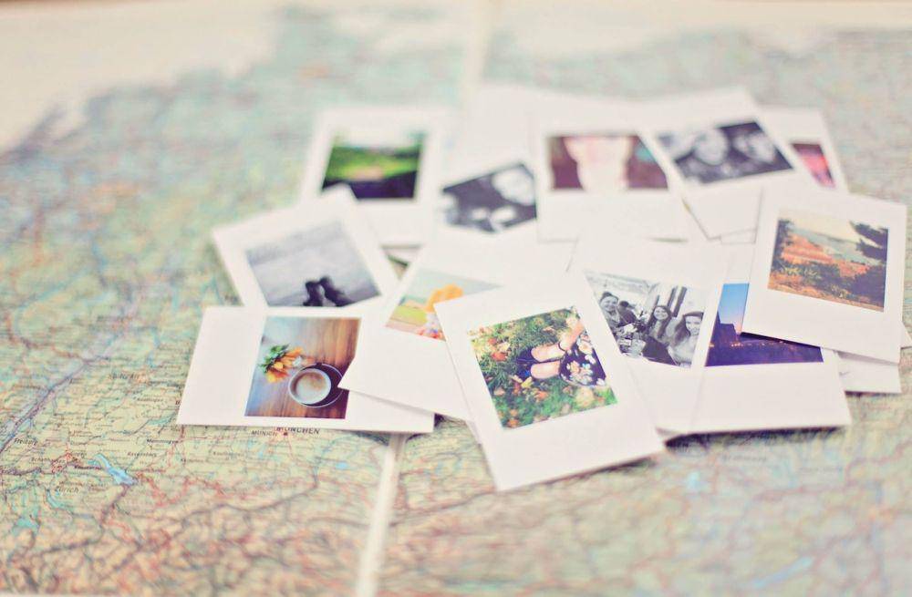 ilustrasi foto polaroid (pexels.com/Leah Kelley)