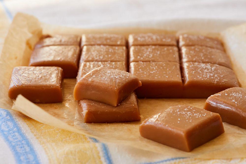 Resep Chewy Salted Caramel Homemade untuk Hadiah Valentine's Day